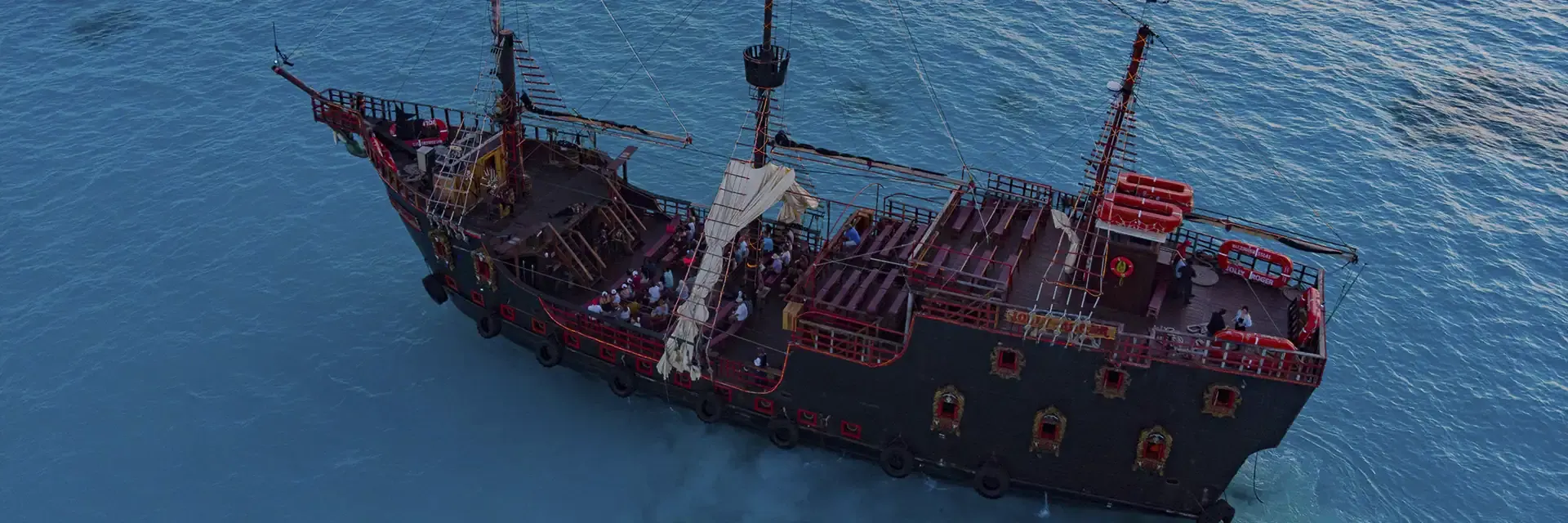 The pirate ship leaving Puerto Vallarta, seen from above